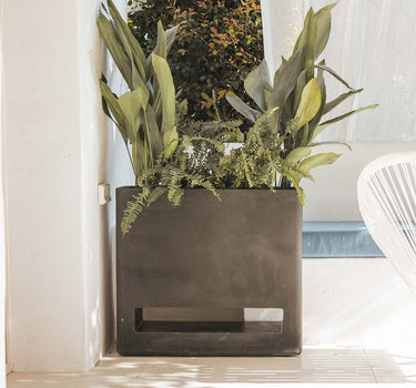 Jardinera alta rectangular de color BROMELIA 28