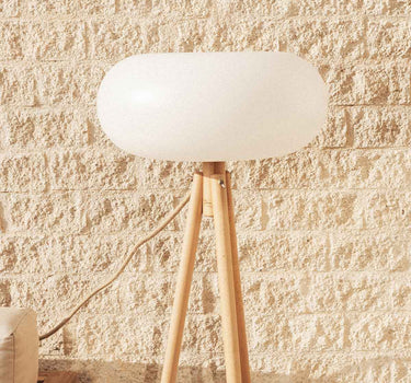 LÁMPARA DE PIE DE DISEÑO CON PATAS DE MADERA DENISE 140