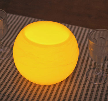 LÁMPARA DE MESA CON FORMA DE BOLA DOLO 20 BALL