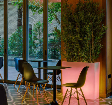 MACETERO RECTANGULAR JUNCO 80 LUZ