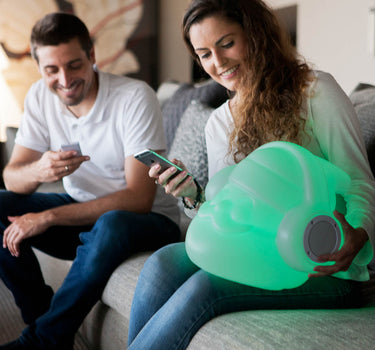 LÁMPARA DE NAVIDAD CON ALTAVOZ KLAUS