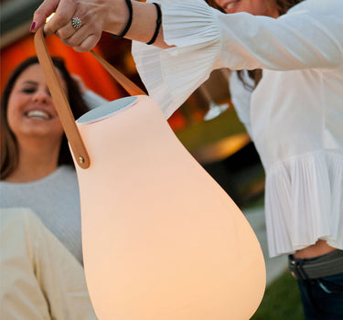 ALTAVOZ PORTÁTIL CON LUZ KURBY PLAY