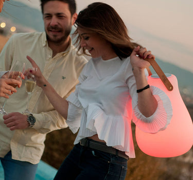 ALTAVOZ PORTÁTIL CON LUZ KURBY PLAY