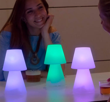 LÁMPARA DE MESA LOLA 20 PILAS