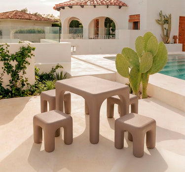 Conjunto infantil NANA TABLE con mesa y 4 taburetes