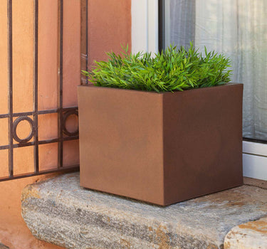 MACETERO CUADRADO DE COLOR NARCISO 35