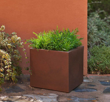 MACETERO CUADRADO DE COLOR NARCISO 35