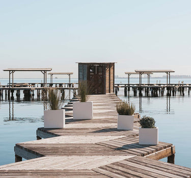 MACETERO CUADRADO DE COLOR NARCISO 35