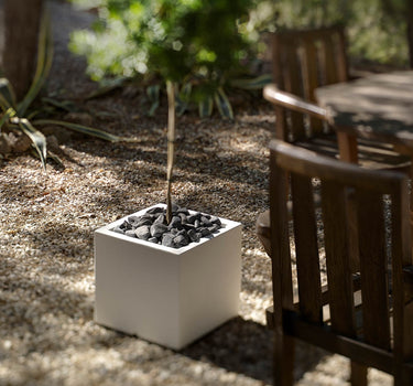 Macetero cuadrado de color NARCISO 40