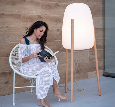 LÁMPARA DE PIE DE DISEÑO CON PATAS DE MADERA ROCKET 145