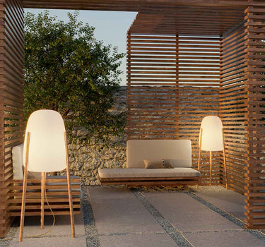 LÁMPARA DE PIE DE DISEÑO CON PATAS DE MADERA ROCKET 145 | USO INTERIOR