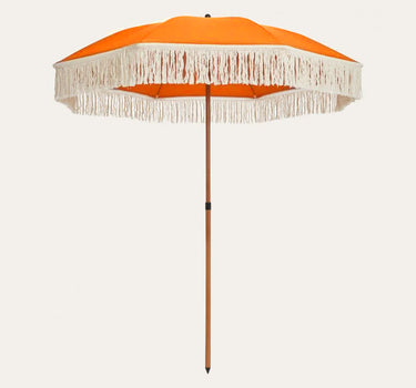 Vintage parasol met oranje franjes ø170 x 210 cm.