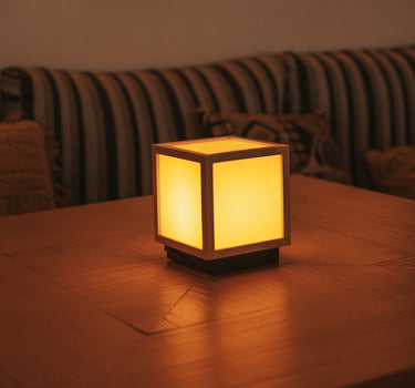 Farol solar portátil sin cables Vega Lantern