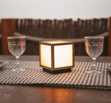 Farol solar portátil sin cables Vega Lantern