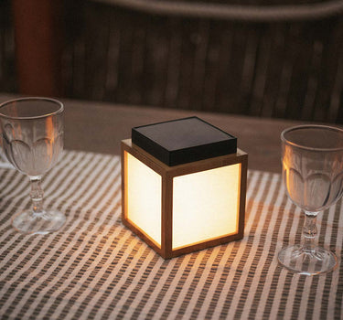 Farol solar portátil sin cables Vega Lantern