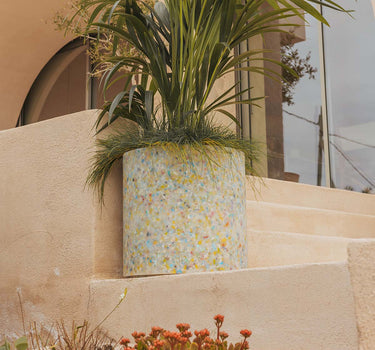 CIRCOOLAR Macetero redondo de color HORTENSIA Material Reciclado