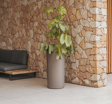 Macetero alto y redondo de color HORTENSIA 40 HIGH