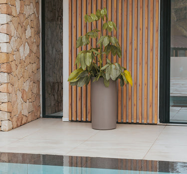 Macetero alto y redondo de color HORTENSIA 40 HIGH