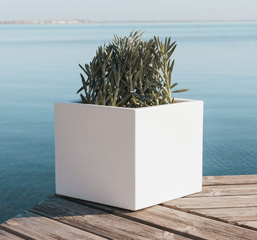 Macetero cuadrado de color NARCISO 40