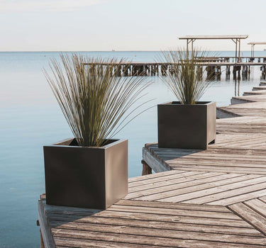 Macetero cuadrado de color NARCISO 50