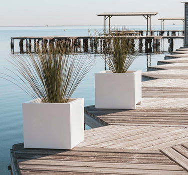 Macetero cuadrado de color NARCISO 60